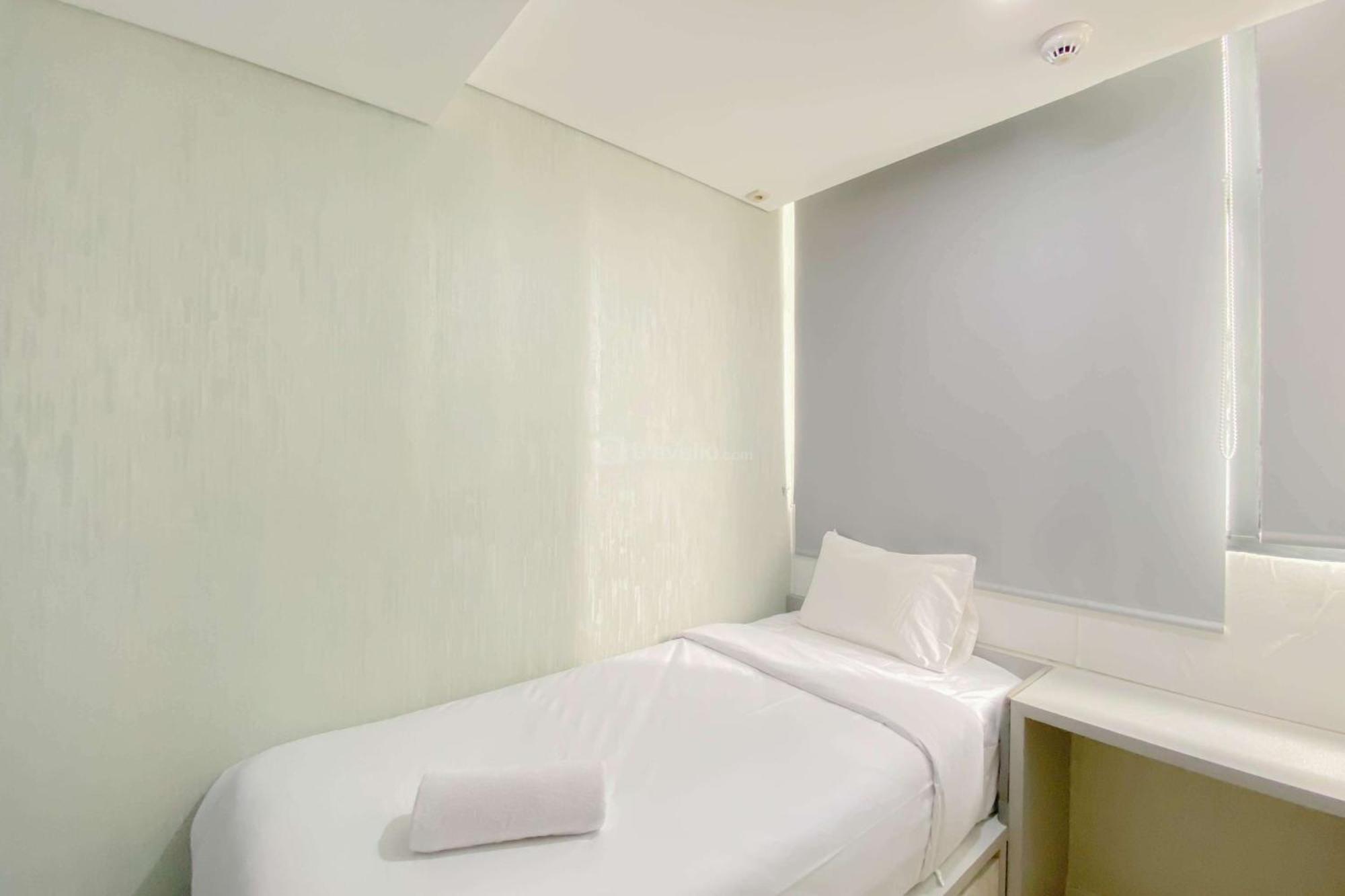Brand New And Modern 2br At Daan Mogot By Travelio Jakarta