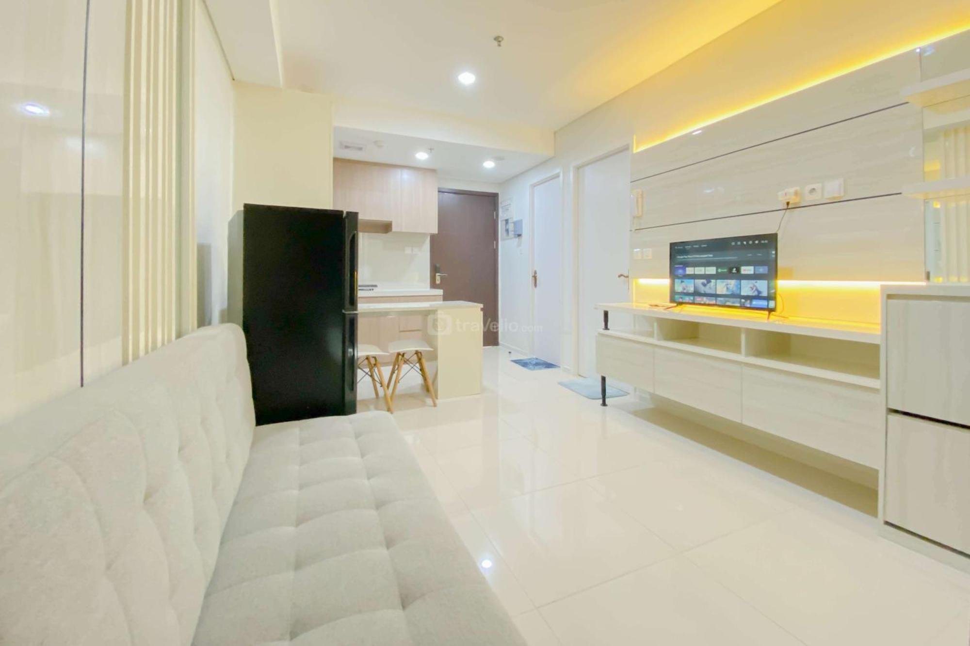 Brand New And Modern 2br At Daan Mogot By Travelio Apartemen *