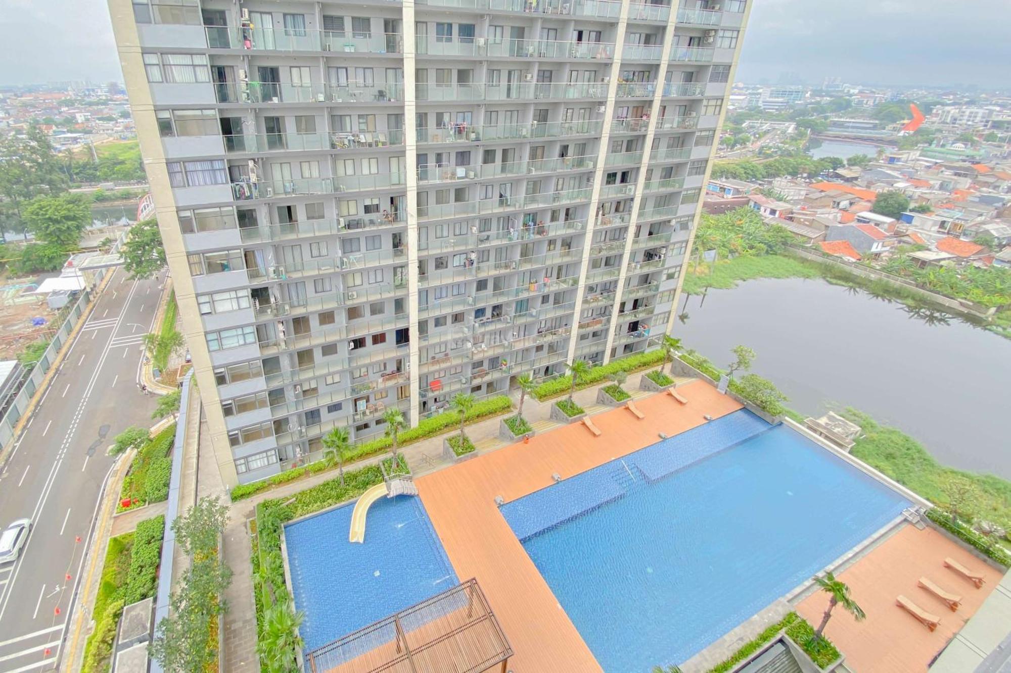 Brand New And Modern 2br At Daan Mogot By Travelio Jakarta